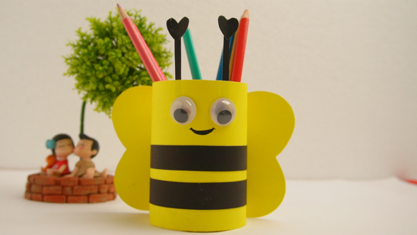 Bee Penholder Craft Thumb